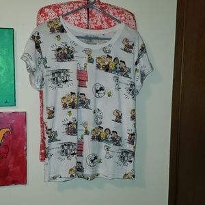 Super cute Snoopy Peanuts tee!